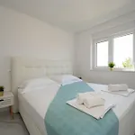 Two-bedroom Dominik Apartman