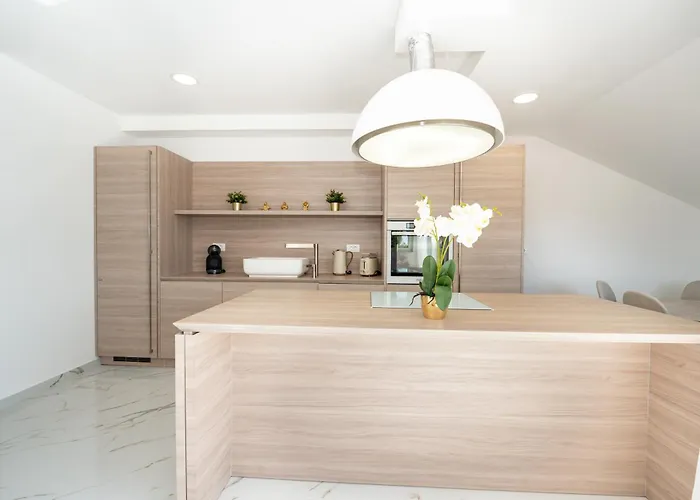 Two-bedroom Dominik 公寓 曼德雷