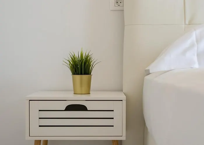 Two-bedroom Dominik 公寓 *