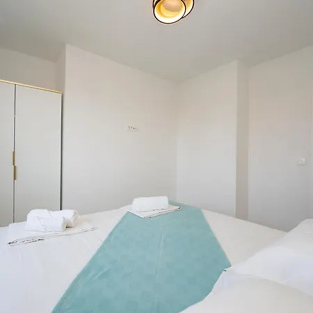 Two-bedroom Dominik Mandre