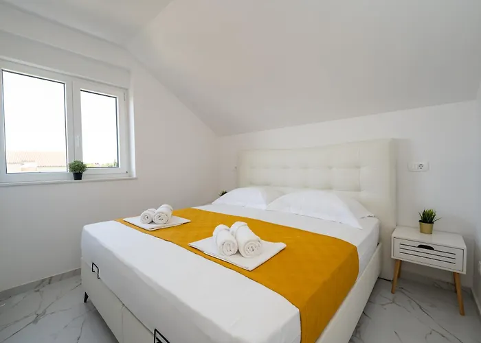 Two-bedroom Dominik * Mandre