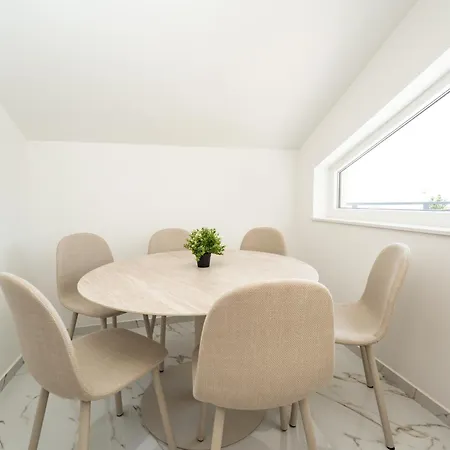 Lejlighed Two-bedroom Dominik