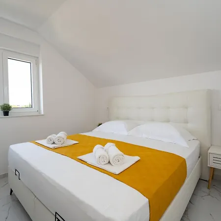 Two-bedroom Dominik * Mandre