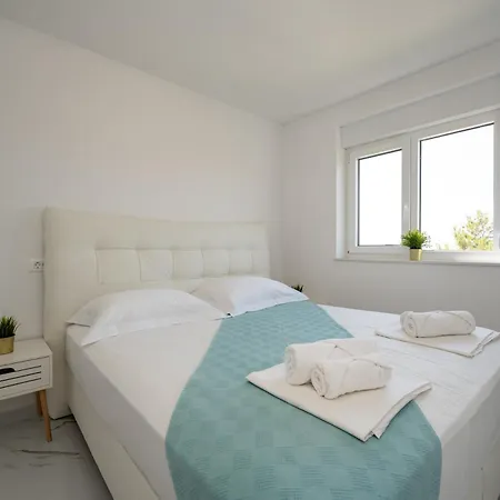 Two-bedroom Dominik Lejlighed