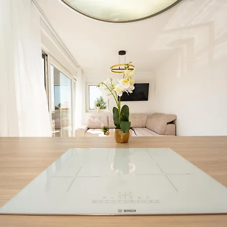 Two-bedroom Dominik Mandre